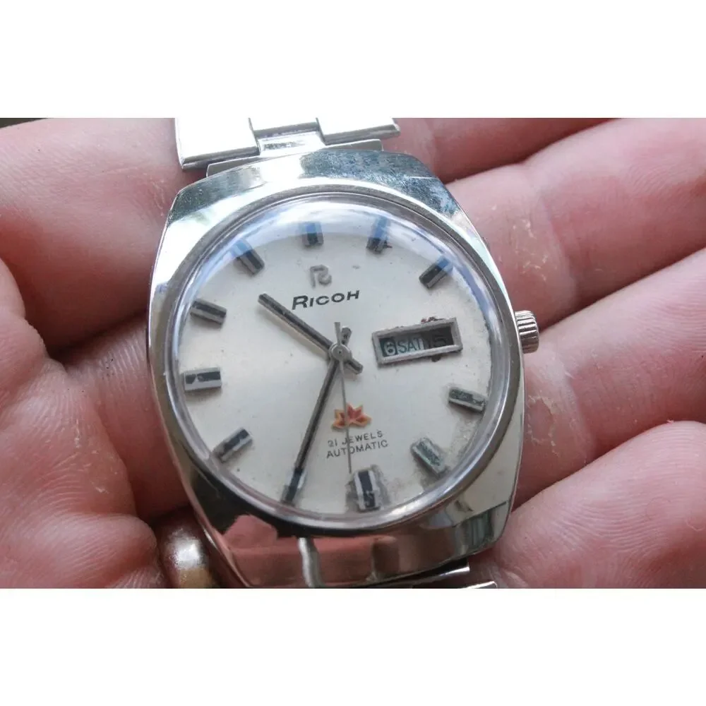 Vintage 1976 Ricoh Automatic Mens Silver Watch W/daydate & Red accents